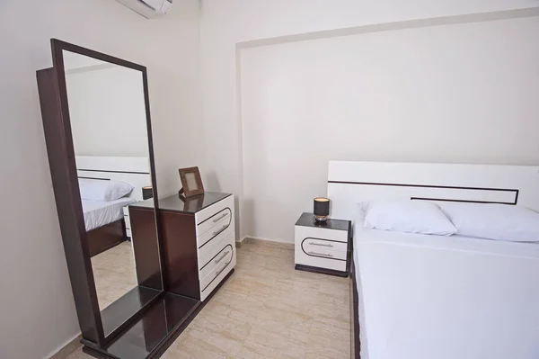 Diseño interior de dormitorio en casa —  Fotos de Stock