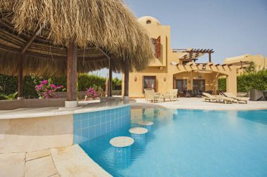 Lüks Tropikal tatil Villa yüzme havuzunda