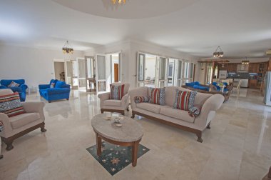 Lüks daire oturma odası iç tasarım