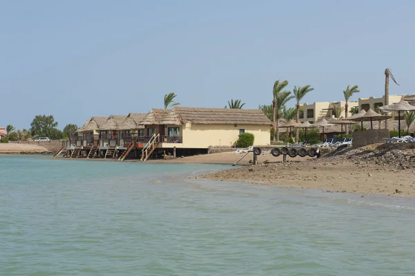 Luxury holiday waterfront beach chalets — Stock Photo, Image