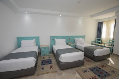 Bir otel odasının bir lüks Süit Çift Kişilik Yatak