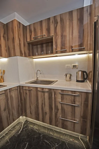 Moderne keuken in een luxe appartement — Stockfoto