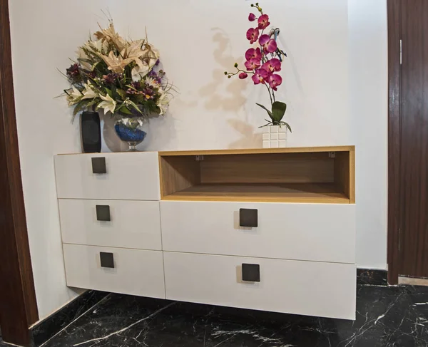 Toaletka Komoda w apartamentu — Zdjęcie stockowe