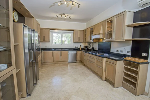 Interior design of luxury villa kitchen — Stock Photo, Image