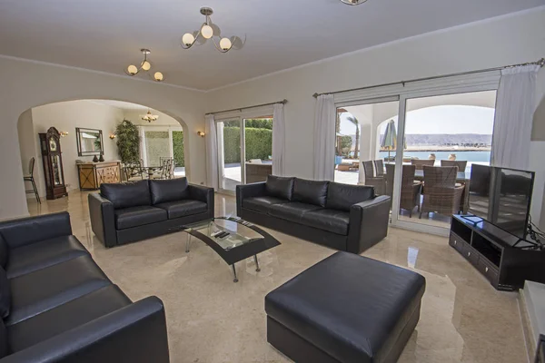 Interior design of luxury villa living room — Stock Photo, Image