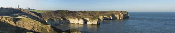 大粉笔悬崖海岸线滑落入海的风景海岸景观 — 图库照片