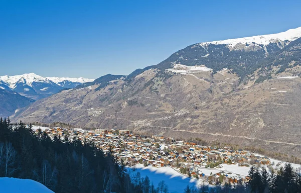 Vista Panorâmica Através Neve Coberto Gama Montanhas Alpinas Alpes Fundo — Fotografia de Stock