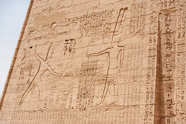 Hieroglypisch Houtsnijwerk Muur Bij Oude Egyptische Tempel Van Medinat Habu — Stockfoto