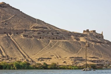 Aswan Mısır 'daki Nil Soyluların Mezarları Irmağı' ndan görüntü