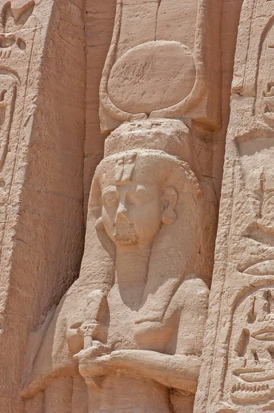 Antigo Templo Egípcio Abu Simbel Com Detalhes Close Estátua Gigante — Fotografia de Stock