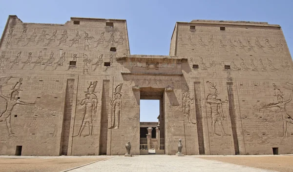 Hieroglypic Carvings Wall Entrance Pylon Gate Ancient Egyptian Temple Horus — Stock Photo, Image