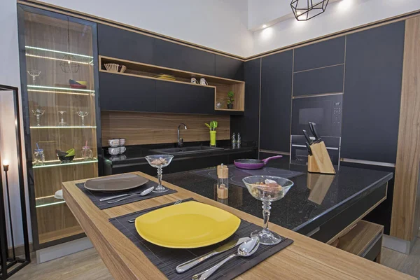 Arredamento Interni Che Mostra Cucina Moderna Con Armadi Isola Appartamento — Foto Stock