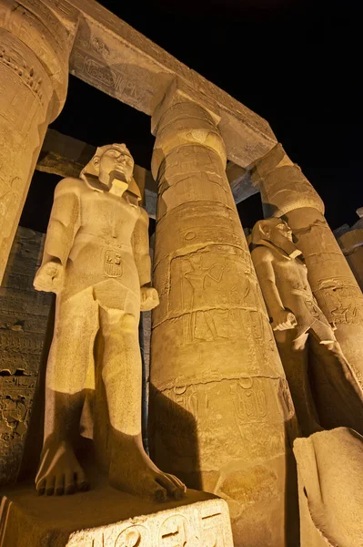 Hieroglypic Carvings Columns Ancient Egyptian Luxor Temple Statues Ramses Lit — Stock Photo, Image