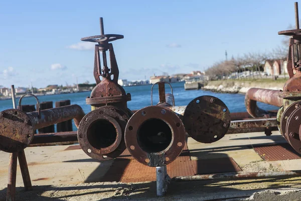 Old rusty valve — Stock Photo, Image