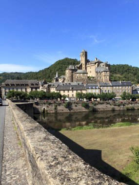 Estaing ünlü Kalesi