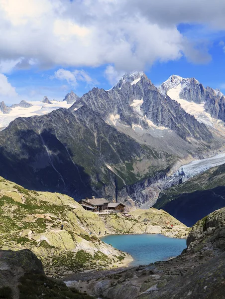 Lago y montañas —  Fotos de Stock