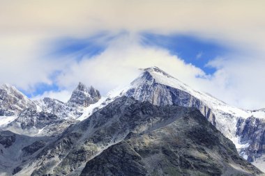 İsviçre üzerinden manzara