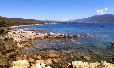 kayalık Korsika sahil