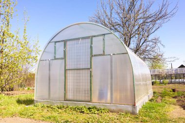 Modern Polikarbon sera