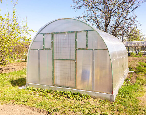 Modern Polycarbonate Greenhouse
