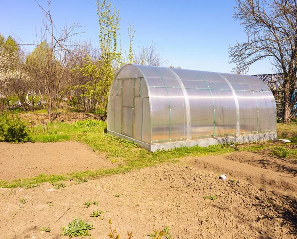 Modernes Polycarbonat-Gewächshaus — Stockfoto