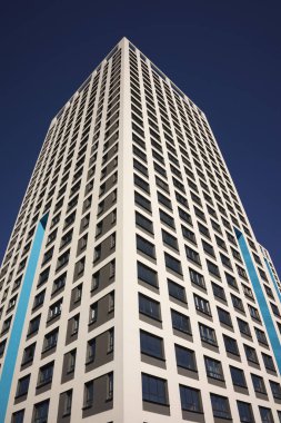 Daire kompleksi ile pencere eşiği