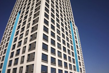 Daire kompleksi ile pencere eşiği