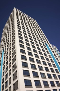 Daire kompleksi ile pencere eşiği