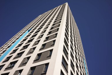 Daire kompleksi ile pencere eşiği