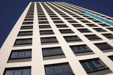 Daire kompleksi ile pencere eşiği