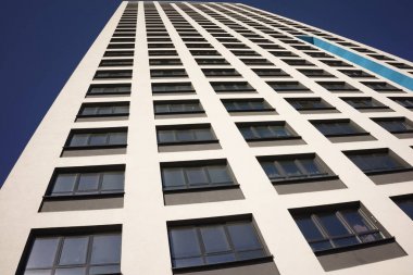 Daire kompleksi ile pencere eşiği