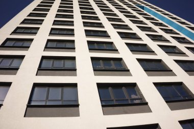 Daire kompleksi ile pencere eşiği