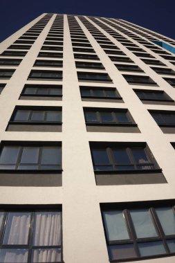 Daire kompleksi ile pencere eşiği