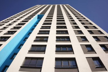 Daire kompleksi ile pencere eşiği