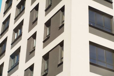 Daire kompleksi ile pencere eşiği