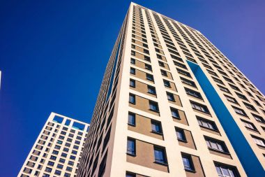 Modern yüksek doğmak daire kompleksi