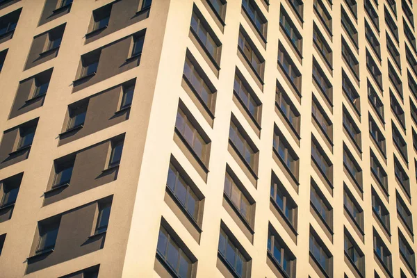 Modern yüksek doğmak daire kompleksi