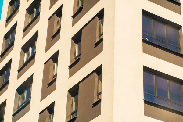 Modern yüksek doğmak daire kompleksi