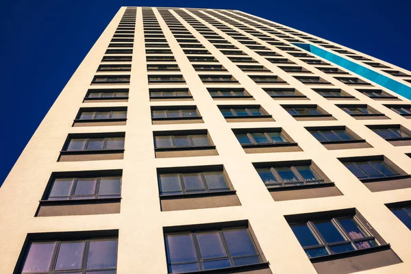 Modern yüksek doğmak daire kompleksi