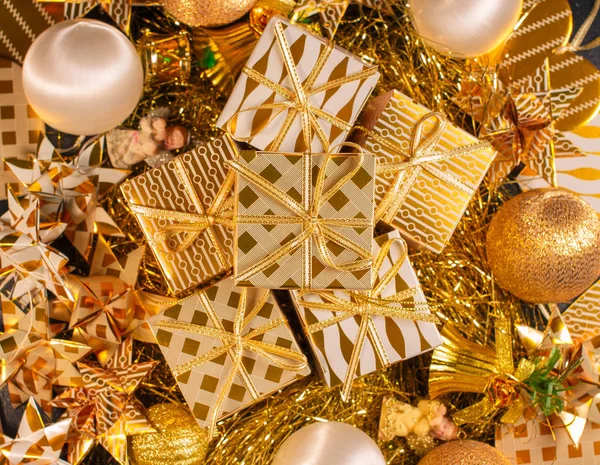 Luxe gouden thema wenskaart met geschenkdozen — Stockfoto