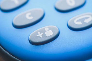 Dijital klavye yakın