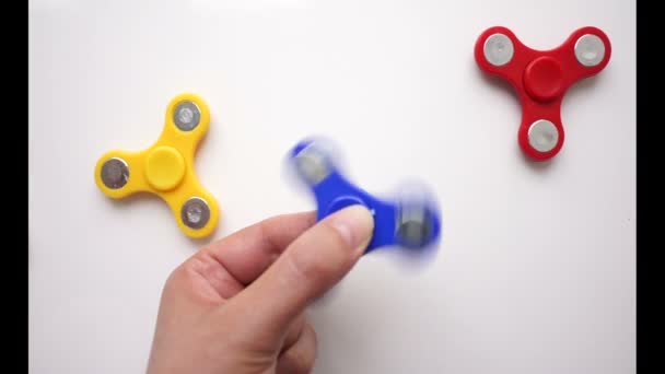 Fidget Finger Spinner Stress Angstlinderung Spielzeug Fidget Spinner Oder Hand — Stockvideo