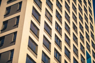 Modern yüksek doğmak daire kompleksi