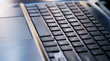 Bir bilgisayarın klavyesi