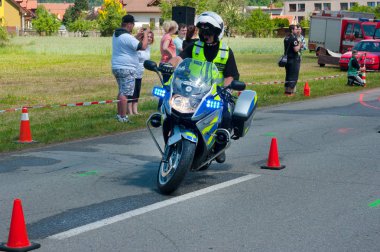 İkinci canlı değil.