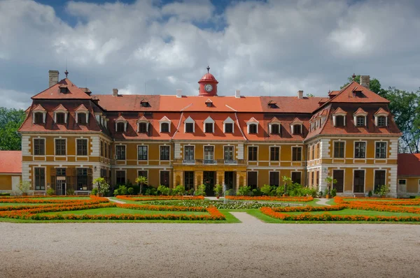 Klassisches Schloss rajec nad svitavou. — Stockfoto