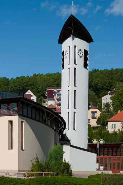 Römisch-katholische Kirche der Heiligen Familie. — Stockfoto