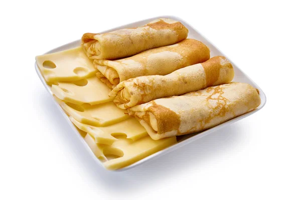 Panquecas com queijo são isoladas em um fundo branco — Fotografia de Stock