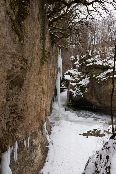 Soğuk sabah şelaleler — Stok fotoğraf