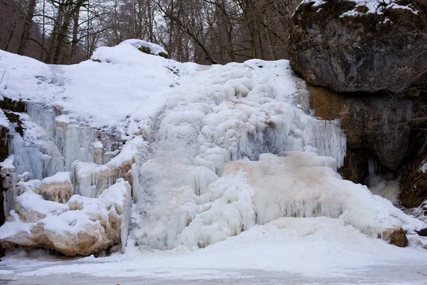 Mañana helada en las cascadas — Foto de Stock